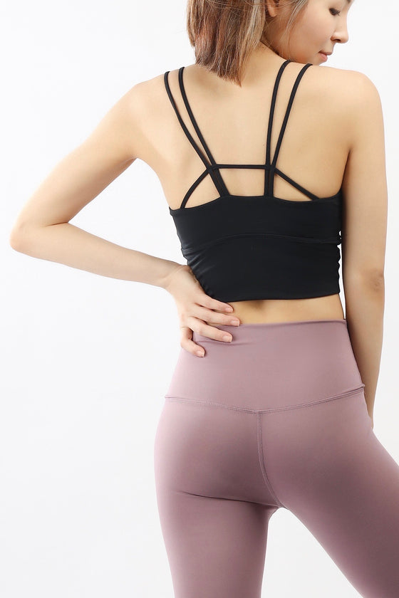 Motion Crop Bra in Black
